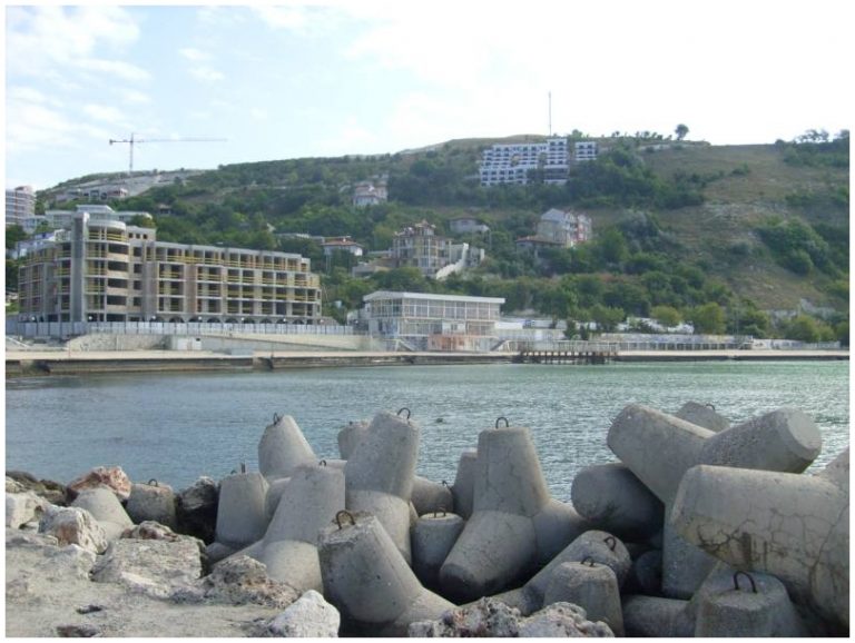 Изграждат алея и пътно платно за автомобили в крайбрежната зона на Каварна