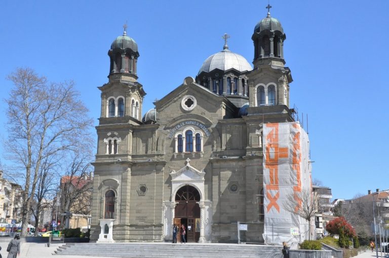 МРРБ: Договорите за ремонт на православни храмове също да могат да се индексират