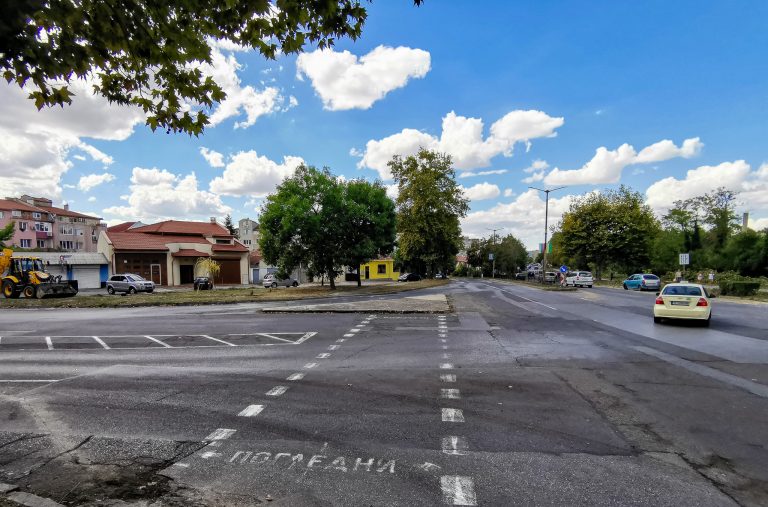 Благоустрояват уличната мрежа в Ямбол