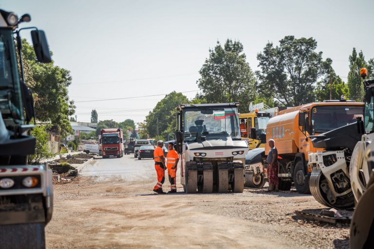 Ремонтът на бул. “Първа българска армия“ приключва през ноември