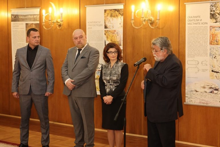 Откриха изложба за 800 г. от основаването на Ивановските скални църкви в Народното събрание