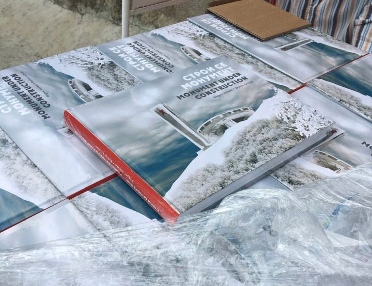 Фотоалбум разказва за строителните неволи на хората, изградили „Бузлуджа“