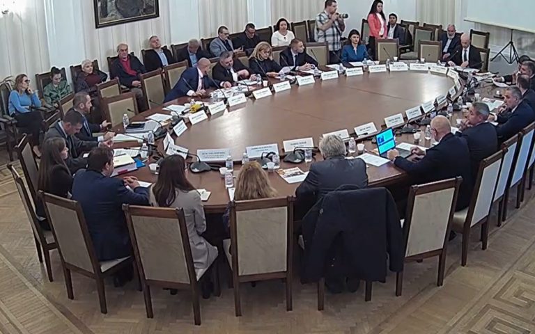 Министър Шишков: До дни даваме указания на общините за индексацията на договорите в строителството