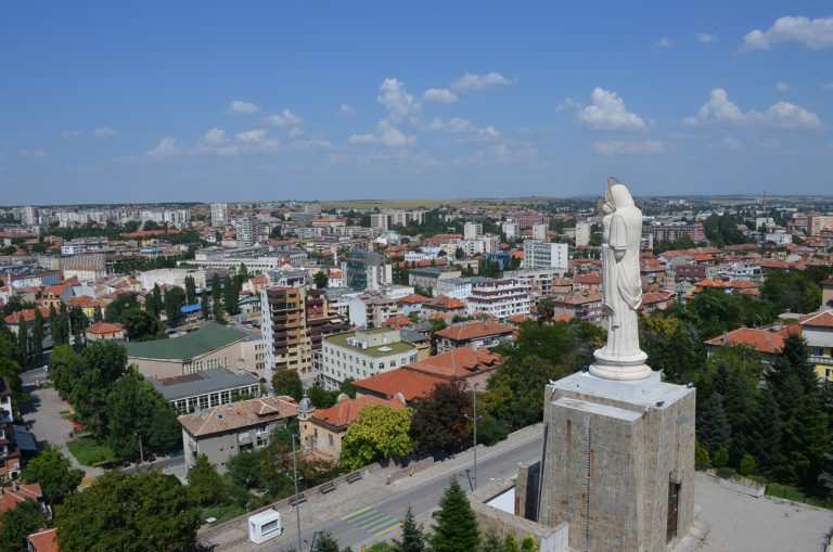 Велоалея и нови стълбища водят към монумента на Богородица в Хасково