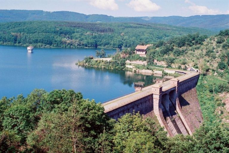 Над 80 незаконно ремонтирани язовира са потенциално опасни