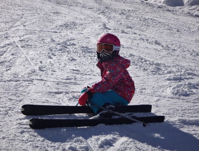 Възстановиха ски зона за деца в центъра на Чепеларе