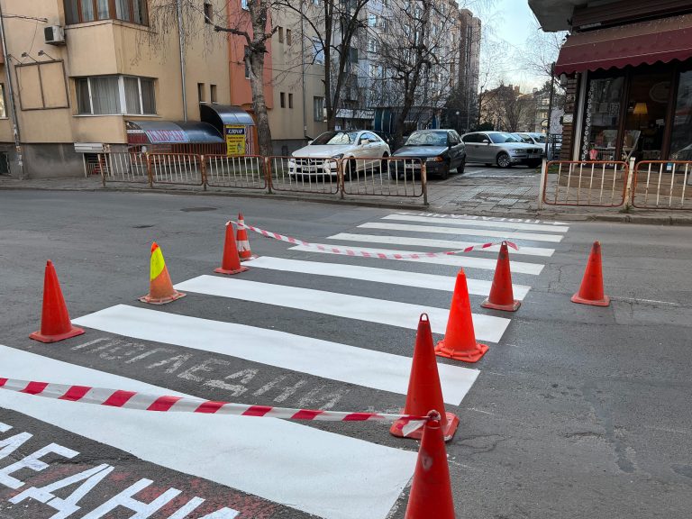 Ямбол: Започна полагане на нова пътна маркировка