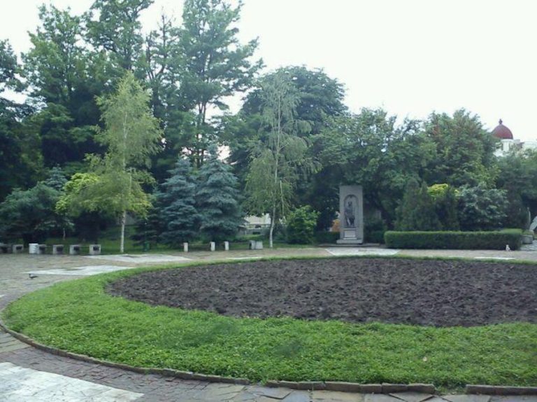 Със заем за близо 4.5 млн. лв. ремонтират Дондуковата градина в Пловдив