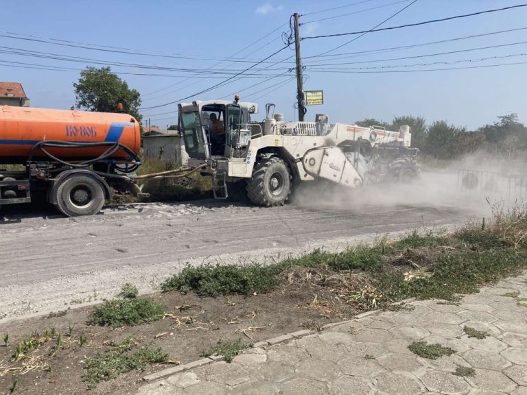 Стартира ремонт на 10-километров участък от пътя Каблешково – Межден