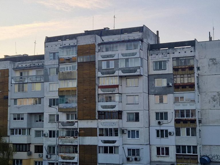 Община Русе финансира обследванията на 26 блока – кандидати за саниране