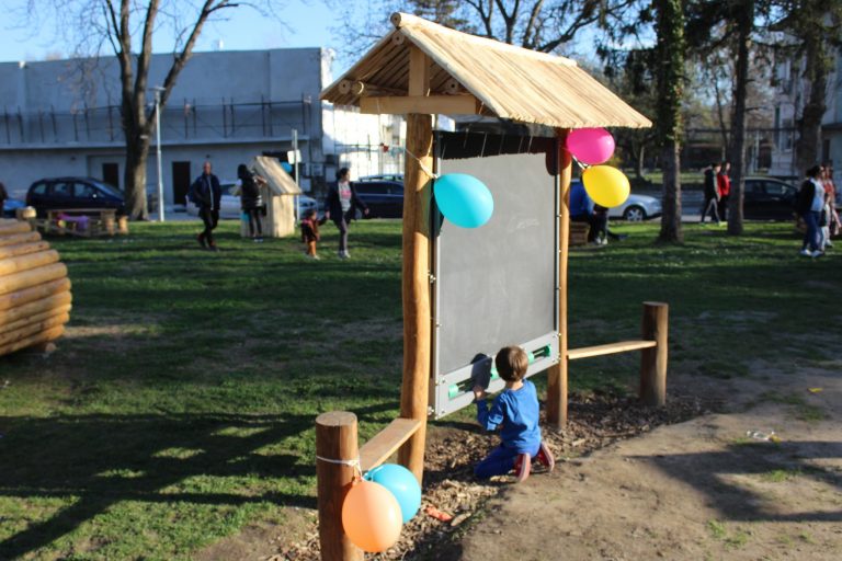 Стамболийски с нова детска площадка в екопарк