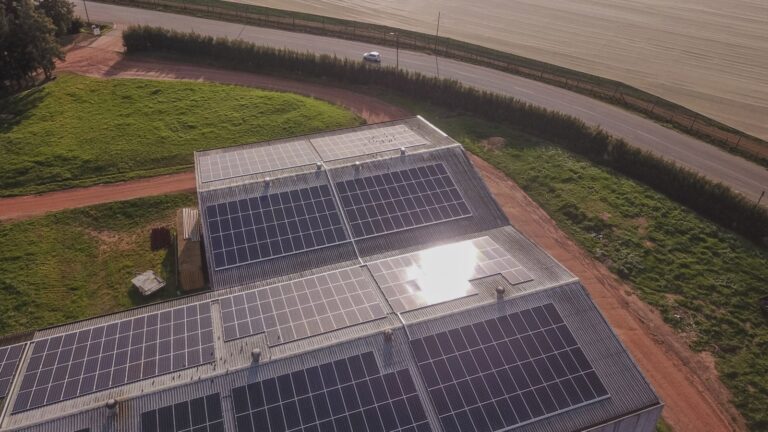 Над 500 малки и средни предприятия получават 200 млн. лв. за собствени ВЕИ