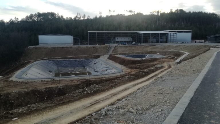 Приключва строителството на инсталация за преработка на битови отпадъци в с. Радловци