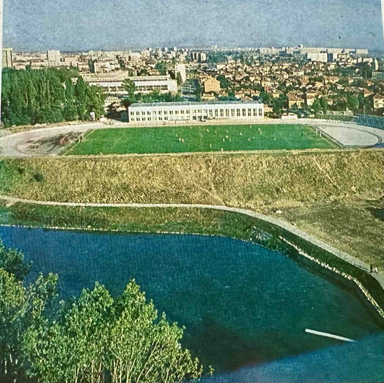 Почистват панорамната алея край р. Тунджа в Ямбол