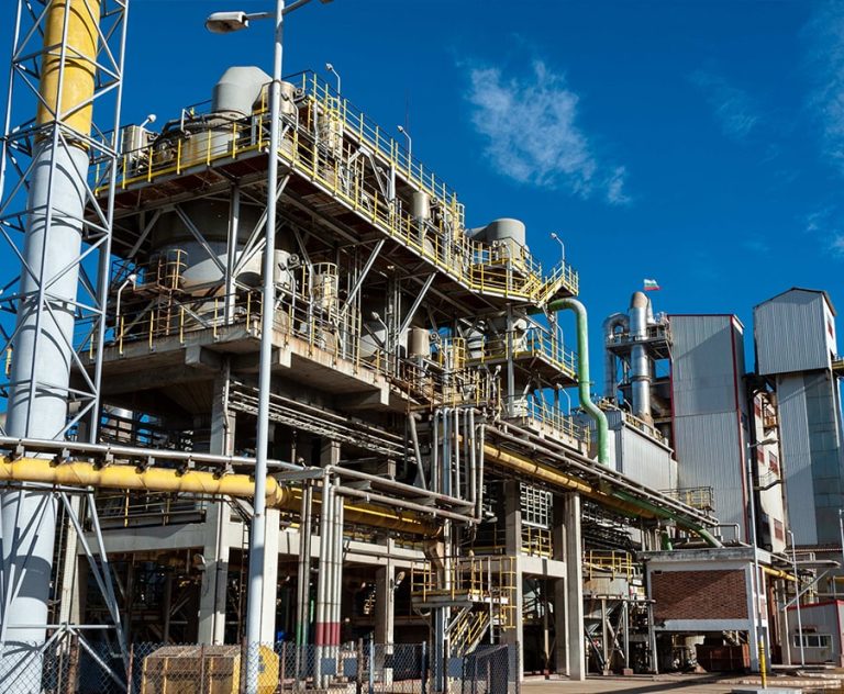 КЦМ подписа 12-годишен договор за зелен ток от соларен парк в Русенско