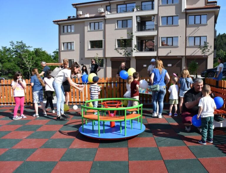 Кв. „Стадиона“ в Асеновград вече има своя „Ротари парк“