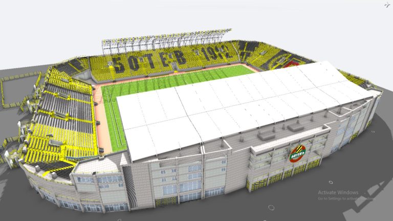 През август: Монтират козирката на северната трибуна на Колежа в Пловдив