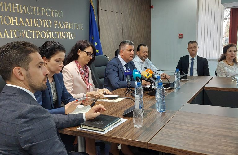 Следващата седмица: Обявяват нови обществени поръчки за пътни ремонти