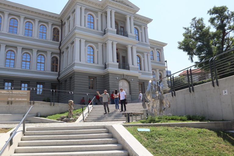 Превръщат двора на ГХГ в градина – открита експозиция