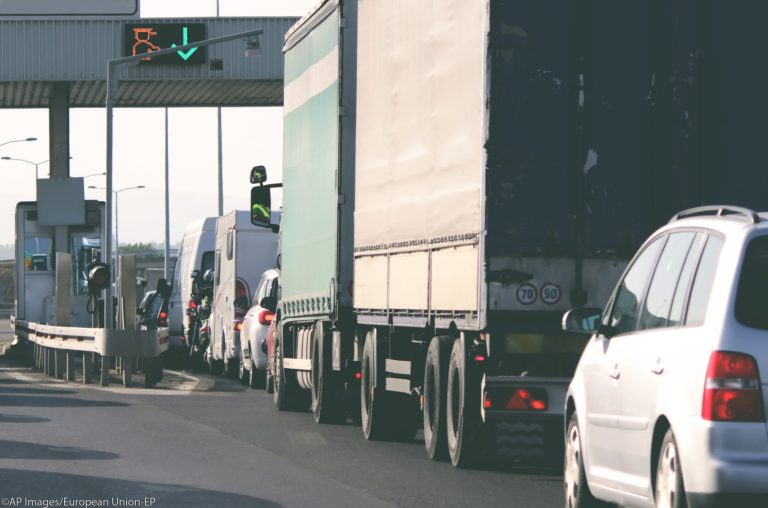 МРРБ към превозвачите: Отстъпки от тол таксите, ако карате повече