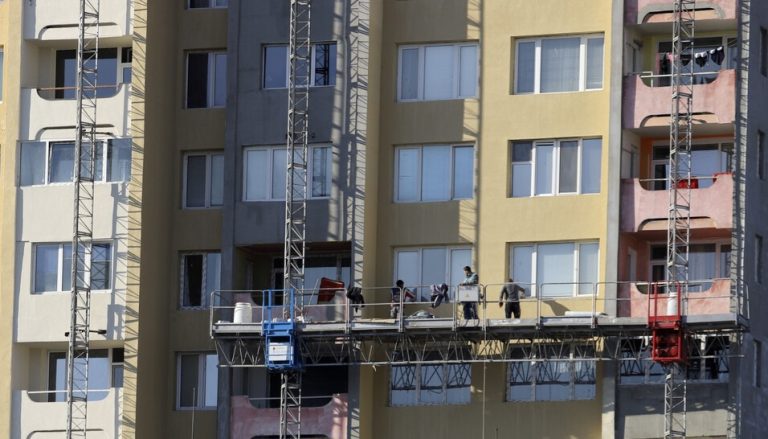 Публикуваха индивидуалните оценки на блоковете за енергийно обновяване по НПВУ