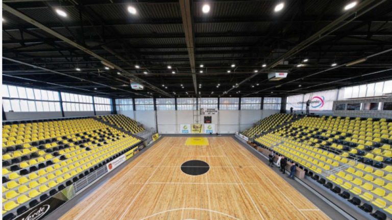 Откриха основно ремонтираната зала „Борис Гюдеров“ в Перник