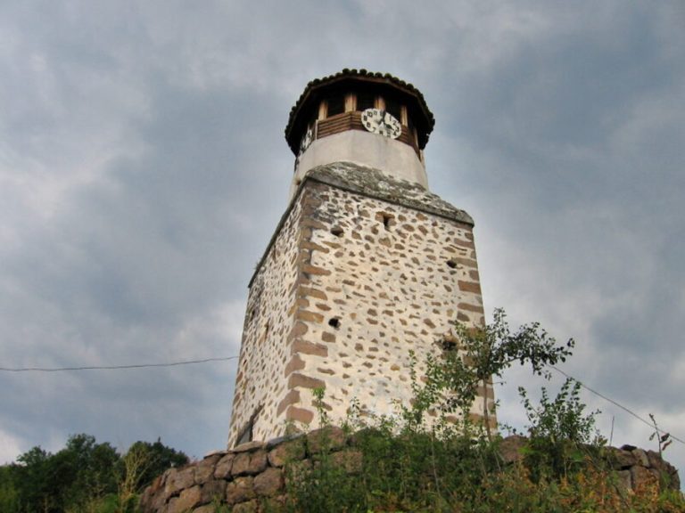 Реставрираха 300-годишната часовникова кула в Пещера