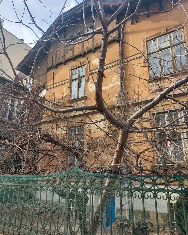 Столична община настоява за запазването на три исторически сгради