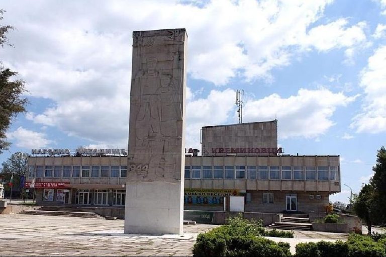 Планираните ремонти в район „Кремиковци“ вече започнаха