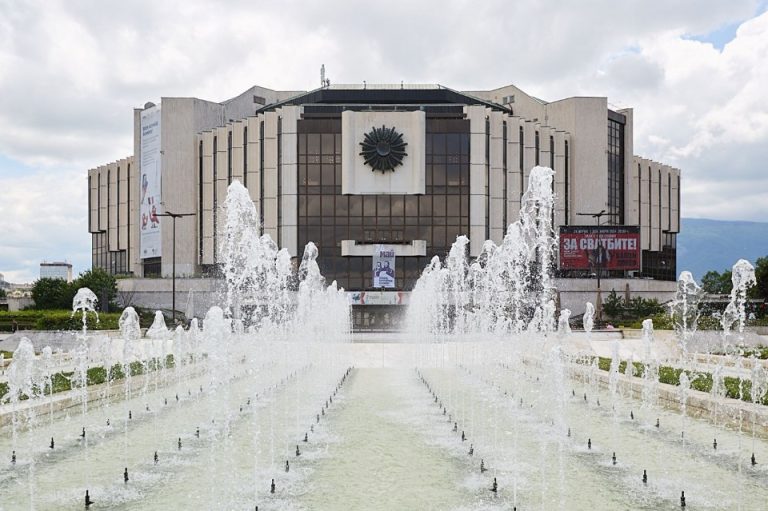 Започва кампания за обновяване на НДК