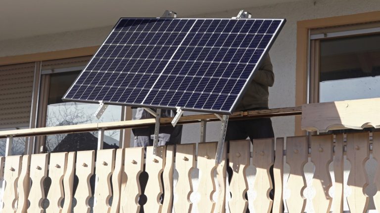 Как се произвежда енергия в дома показват на Празник на слънцето в кв. „Факултета“