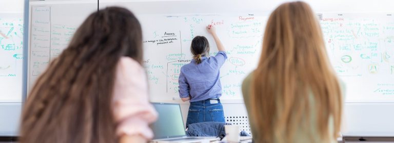 Нощ на индустрията в Стара Загора среща работодатели и младежи