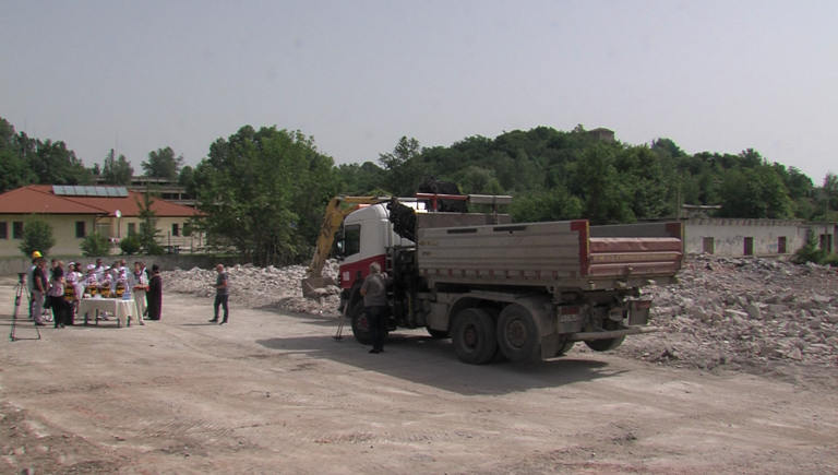 Изграждат съвременен младежки център в Пещера
