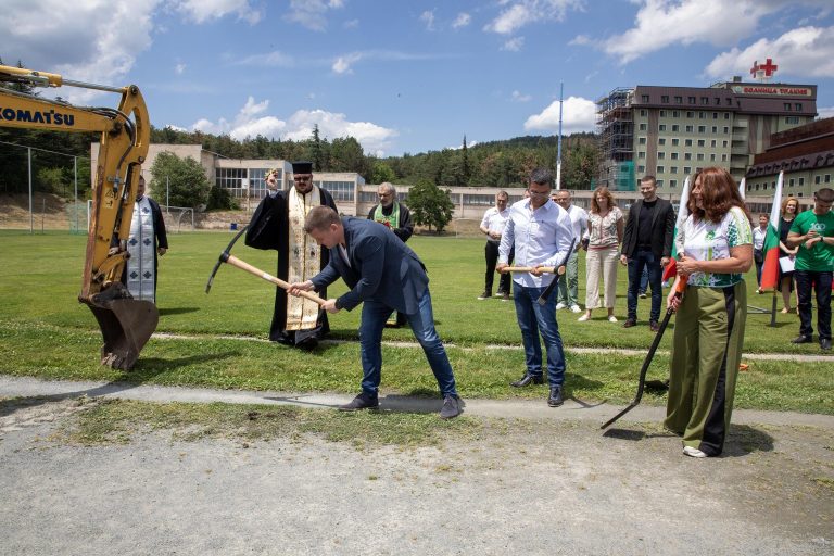 За 1.4 млн. лв.: Обновяват лекоатлетическата писта в Стара Загора