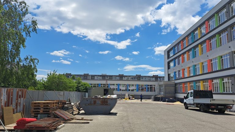 Обновяват сградата на на ОУ „Антон Страшимиров“ в Бургас