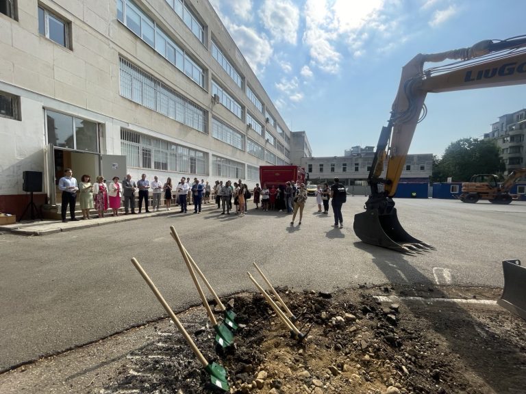 Изграждат нов учебен корпус на НПМГ “Акад. Любомир Чакалов”