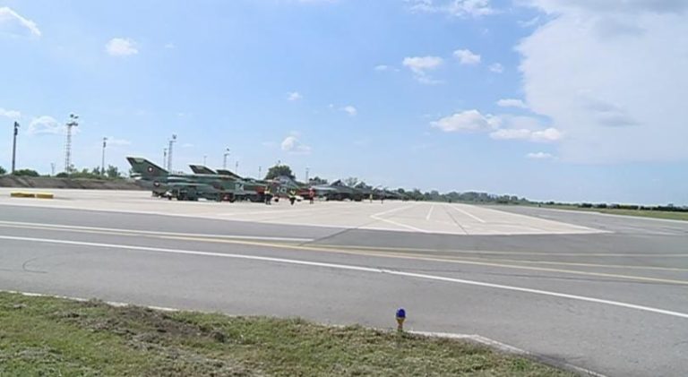 Изграждат тренажорен комплекс за самолетите на летище Граф Игнатиево