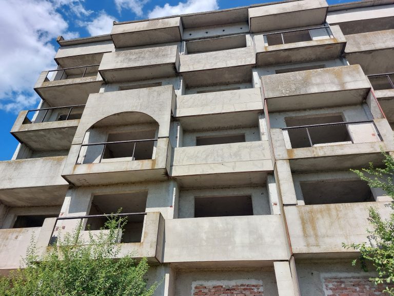 Община Ямбол с насрочен търг за продажба на имоти