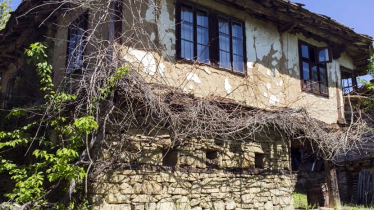 Работилница за строителство с естествени материали и обучение правят във Варна