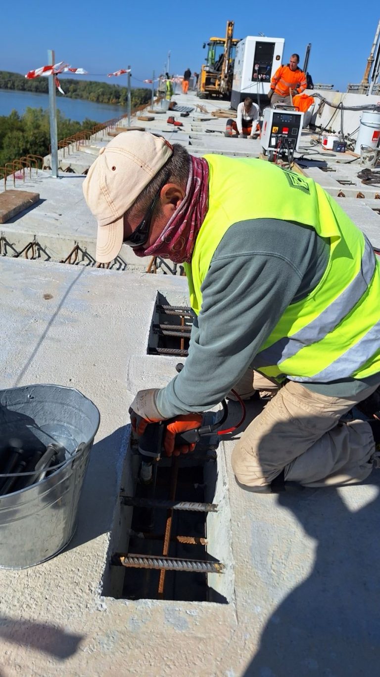 Януари – септември: Над 700 000 камиона са преминали през ГКПП „Дунав мост“ при Русе