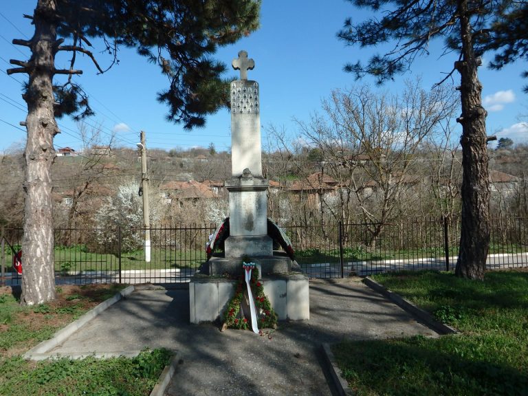 Отпуснаха над 24 500 лв. за ремонт на военни паметници в русенско