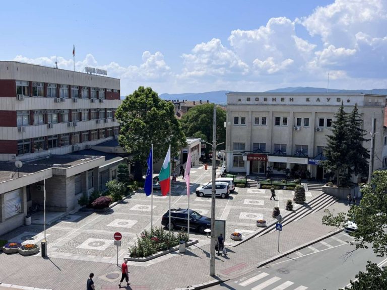 Отпускат средства за модернизация на сгради и инфраструктура в Казанлък