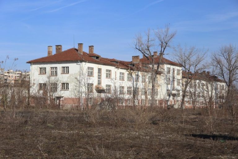 За пореден път: Монтана иска от държавата бившите казарми