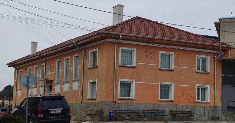 Община Сливен ремонтира покрива на читалището в Селиминово