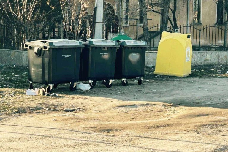 Подменят съдовете за смет в село Калояново