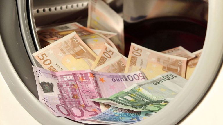 Задача: Свързват системите на НАП и Агенция „Митници“ и достъп до камерите на АПИ