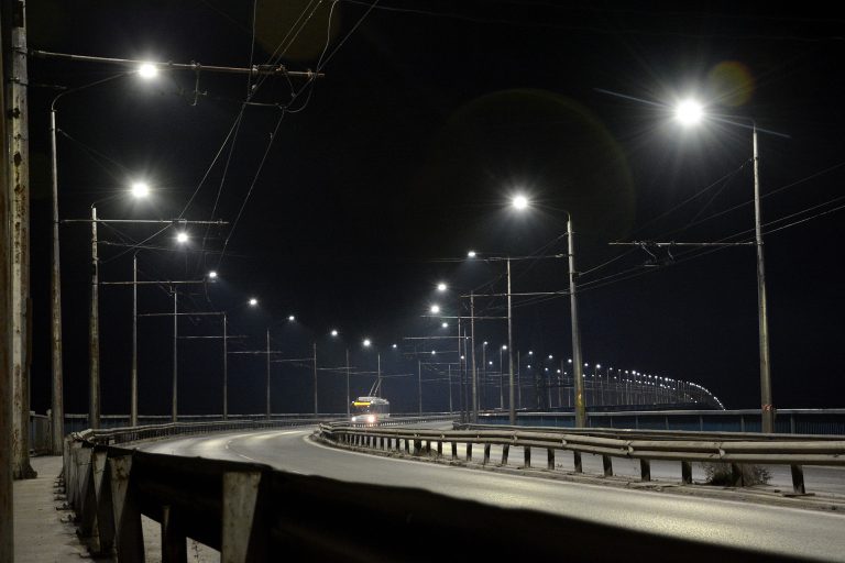 Аспаруховият мост с изцяло подменено LED осветление