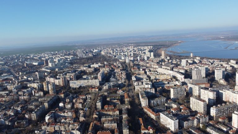 Бургас иска терени от бившето военно летище в Равнец