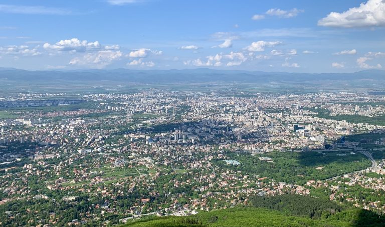 Нови уреди за чист въздух в София: до есента завършва монтажът в 17 квартала и села, има отворена покана за заявяване на интерес от всички останали