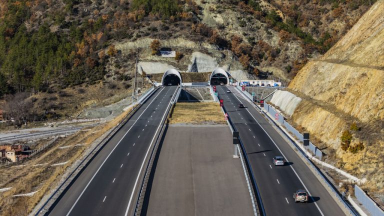 От 19 до 23 май: Ограничават движението през тунел „Железница“